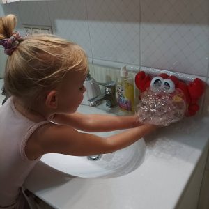 Zenélő, szappanbuborék készítő fürdőjáték - tarisznyarák erős tapadókoronggal, vidám dallamokkal (BBJ) - Image 3